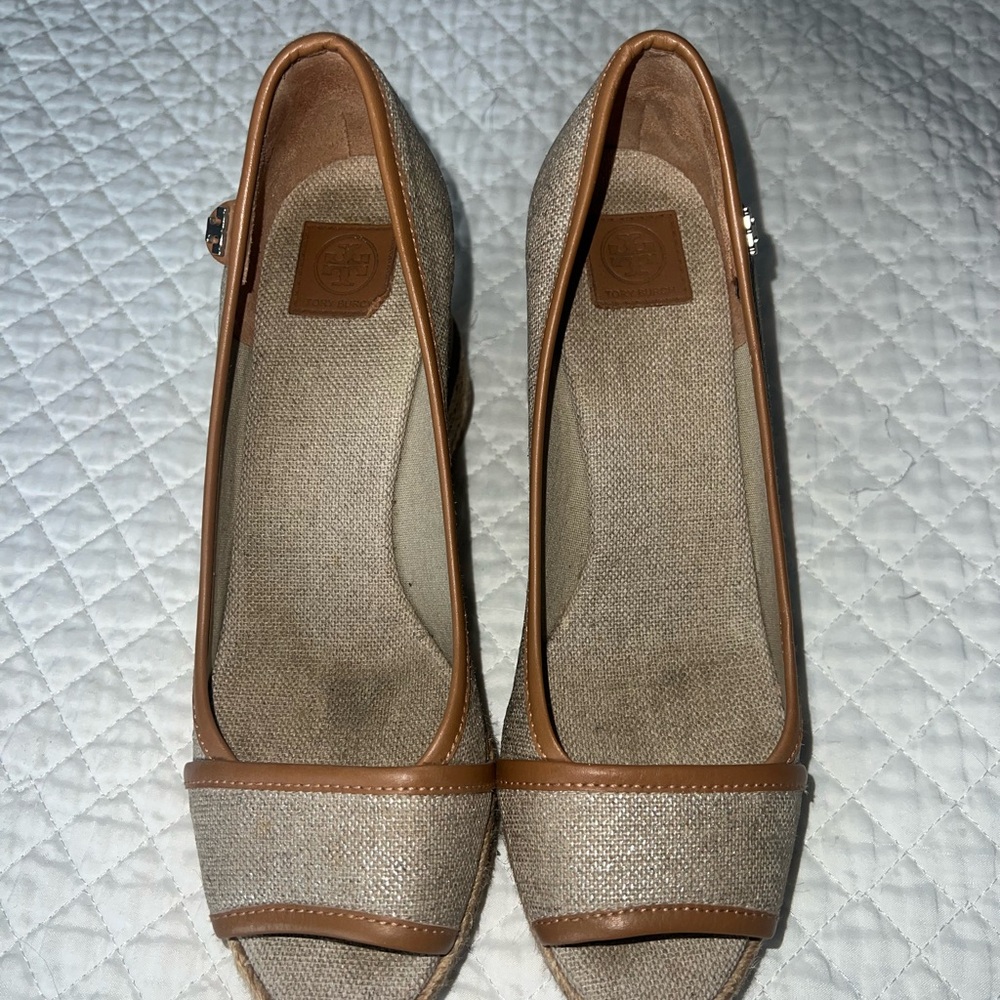 Tory Burch Tan and Brown Wedges